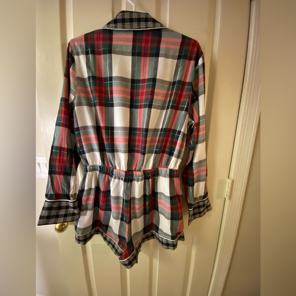 Size M VS pajama romper - Picture 2 of 4